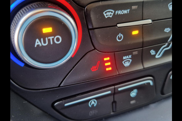 Ford C-MAX 1.0 Titanium Full Options! | Volledig dealer onderhouden | Trekhaak | Stoel stuur en voorruitverwarming | All weather banden | Parking Pack incl camera | Beide voorstoelen in hoogte verstelbaar | Bi xenon verl.