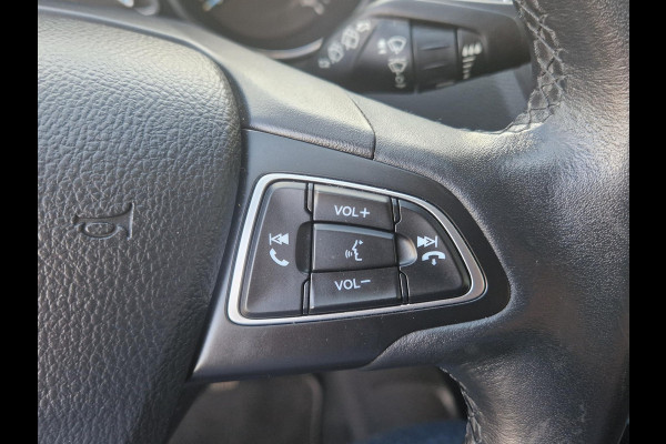 Ford C-MAX 1.0 Titanium Full Options! | Volledig dealer onderhouden | Trekhaak | Stoel stuur en voorruitverwarming | All weather banden | Parking Pack incl camera | Beide voorstoelen in hoogte verstelbaar | Bi xenon verl.