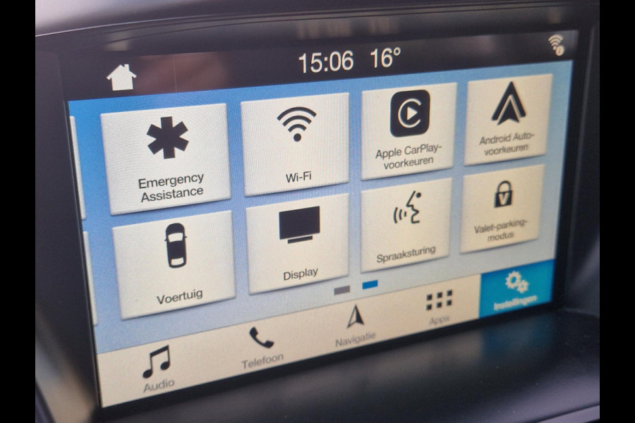 Ford C-MAX 1.0 Titanium Full Options! | Volledig dealer onderhouden | Trekhaak | Stoel stuur en voorruitverwarming | All weather banden | Parking Pack incl camera | Beide voorstoelen in hoogte verstelbaar | Bi xenon verl.