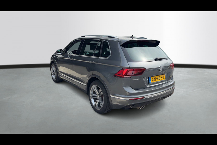 Volkswagen Tiguan 1.5 TSI 150pkAutomaat Highline Business R / Panoramadak / Camera / LED