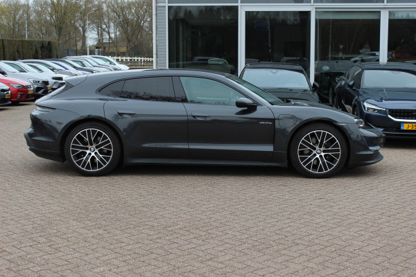 Porsche Taycan Sport Turismo 93 kWh / SoH 93,3% / Panoramadak / Camera / Bose / 20'' / Luchtvering / Leder / Warmtepomp / Dodehoek / Stoelverwarming / DAB / Cruise Control