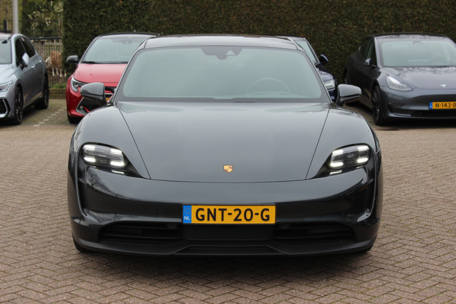Porsche Taycan Sport Turismo 93 kWh / SoH 93,3% / Panoramadak / Camera / Bose / 20'' / Luchtvering / Leder / Warmtepomp / Dodehoek / Stoelverwarming / DAB / Cruise Control