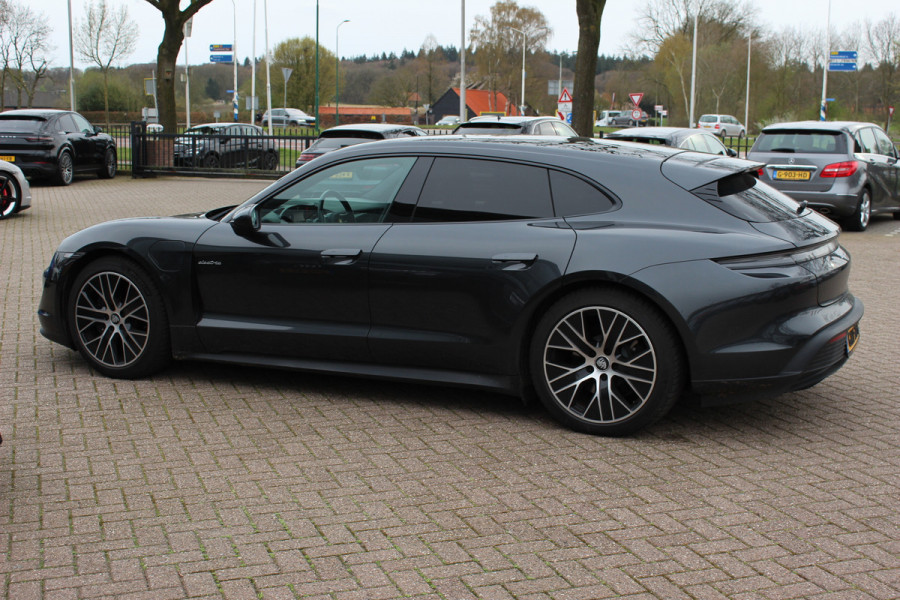 Porsche Taycan Sport Turismo 93 kWh / SoH 93,3% / Panoramadak / Camera / Bose / 20'' / Luchtvering / Leder / Warmtepomp / Dodehoek / Stoelverwarming / DAB / Cruise Control