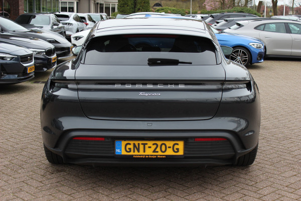 Porsche Taycan Sport Turismo 93 kWh / SoH 93,3% / Panoramadak / Camera / Bose / 20'' / Luchtvering / Leder / Warmtepomp / Dodehoek / Stoelverwarming / DAB / Cruise Control