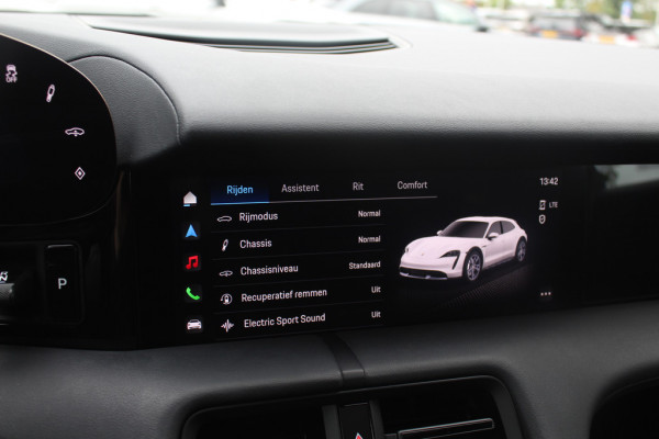 Porsche Taycan Sport Turismo 93 kWh / SoH 93,3% / Panoramadak / Camera / Bose / 20'' / Luchtvering / Leder / Warmtepomp / Dodehoek / Stoelverwarming / DAB / Cruise Control