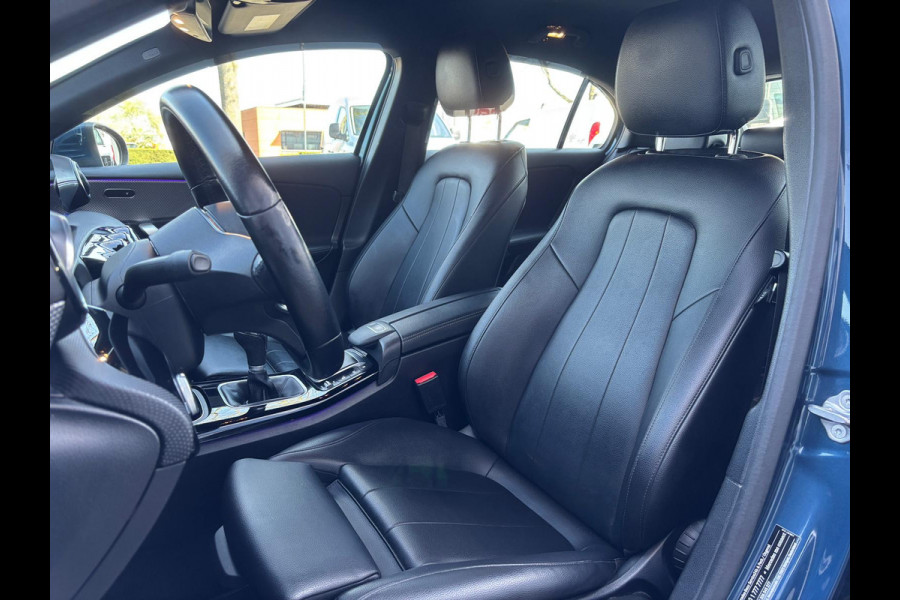 Mercedes-Benz A-Klasse 160 Business Solution Luxury | Sfeerverlichting | Mbux | Leer | Stoelverwarming