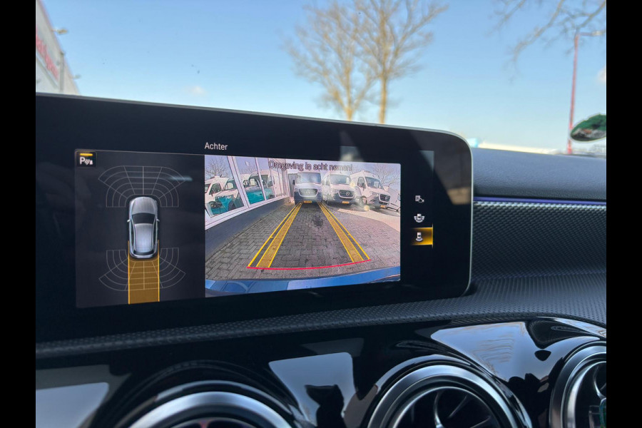 Mercedes-Benz A-Klasse 160 Business Solution Luxury | Sfeerverlichting | Mbux | Leer | Stoelverwarming