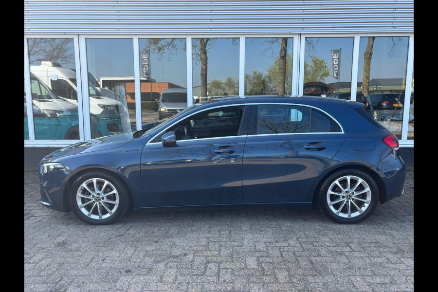 Mercedes-Benz A-Klasse 160 Business Solution Luxury | Sfeerverlichting | Mbux | Leer | Stoelverwarming
