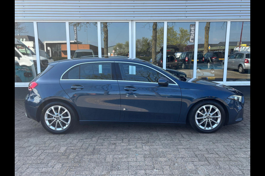 Mercedes-Benz A-Klasse 160 Business Solution Luxury | Sfeerverlichting | Mbux | Leer | Stoelverwarming