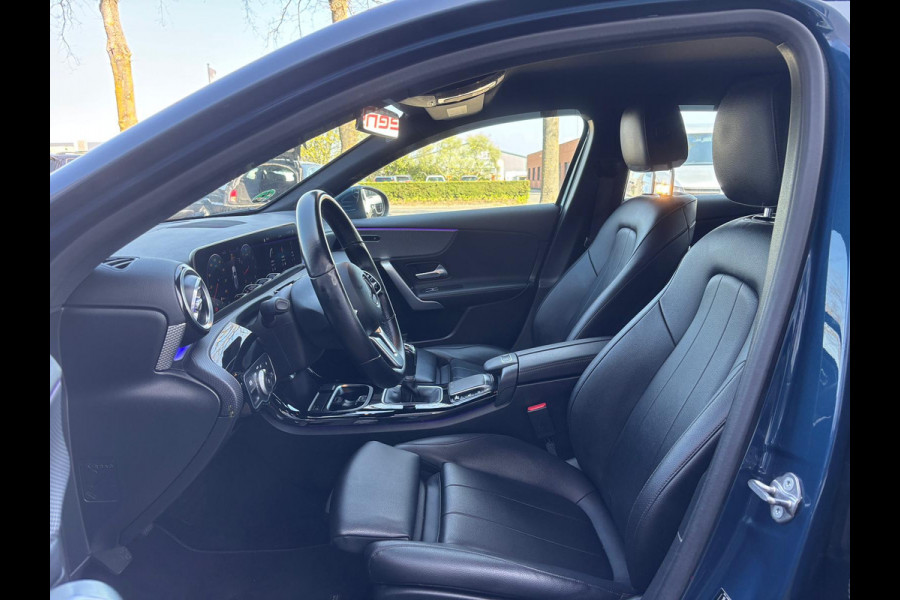 Mercedes-Benz A-Klasse 160 Business Solution Luxury | Sfeerverlichting | Mbux | Leer | Stoelverwarming