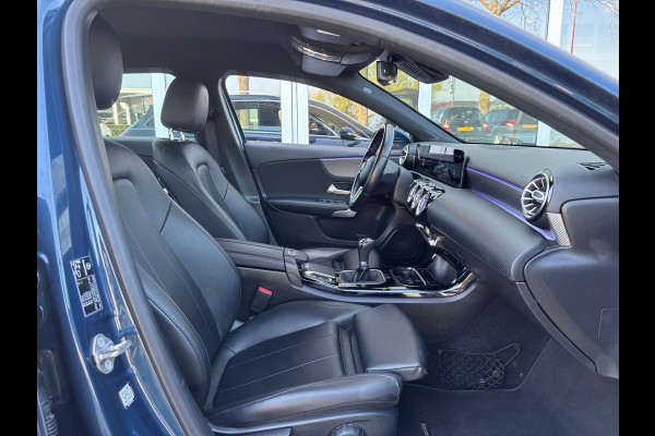 Mercedes-Benz A-Klasse 160 Business Solution Luxury | Sfeerverlichting | Mbux | Leer | Stoelverwarming