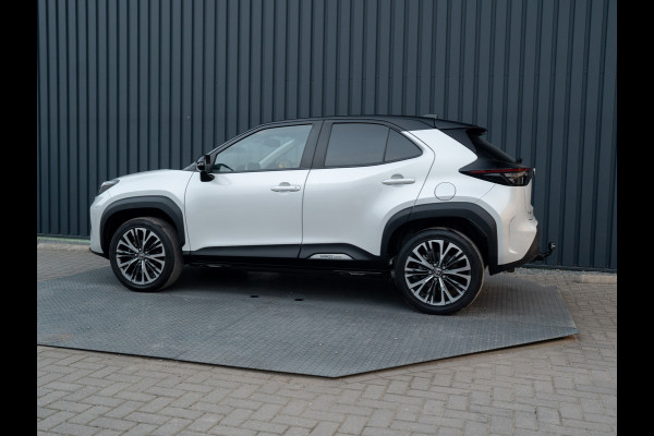 Toyota Yaris Cross 1.5 Hybrid Executive | Bi-Tone | Trekhaak | Head Up | Dodehoek Sensoren | Prijs Rijklaar!!