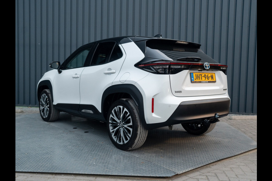 Toyota Yaris Cross 1.5 Hybrid Executive | Bi-Tone | Trekhaak | Head Up | Dodehoek Sensoren | Prijs Rijklaar!!