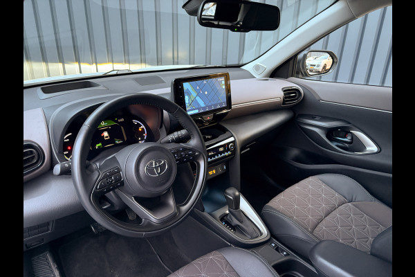 Toyota Yaris Cross 1.5 Hybrid Executive | Bi-Tone | Trekhaak | Head Up | Dodehoek Sensoren | Prijs Rijklaar!!