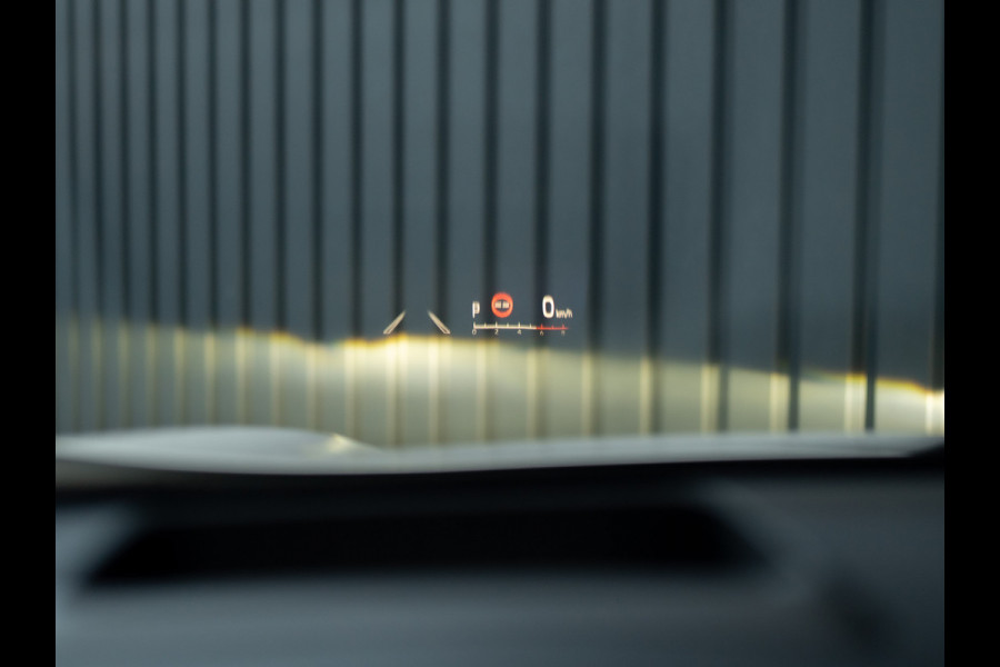 Toyota Yaris Cross 1.5 Hybrid Executive | Bi-Tone | Trekhaak | Head Up | Dodehoek Sensoren | Prijs Rijklaar!!