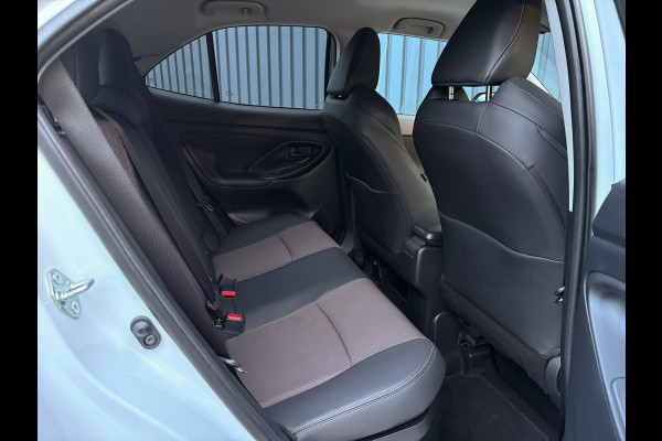 Toyota Yaris Cross 1.5 Hybrid Executive | Bi-Tone | Trekhaak | Head Up | Dodehoek Sensoren | Prijs Rijklaar!!