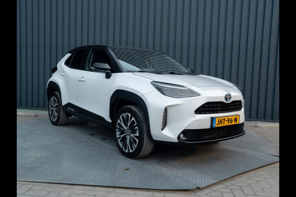 Toyota Yaris Cross 1.5 Hybrid Executive | Bi-Tone | Trekhaak | Head Up | Dodehoek Sensoren | Prijs Rijklaar!!