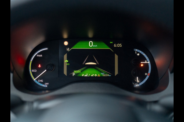 Toyota Yaris Cross 1.5 Hybrid Executive | Bi-Tone | Trekhaak | Head Up | Dodehoek Sensoren | Prijs Rijklaar!!