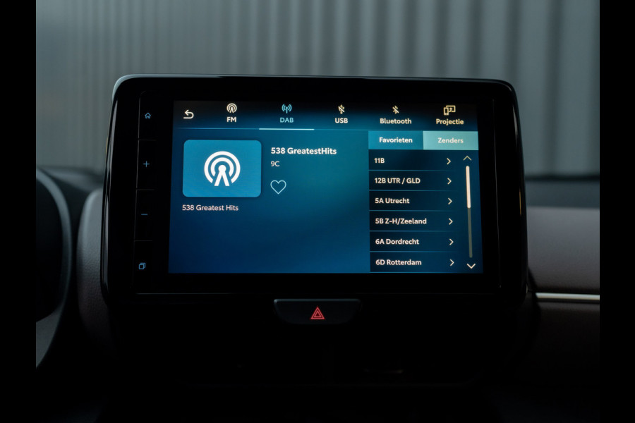 Toyota Yaris Cross 1.5 Hybrid Executive | Bi-Tone | Trekhaak | Head Up | Dodehoek Sensoren | Prijs Rijklaar!!