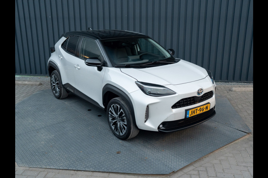 Toyota Yaris Cross 1.5 Hybrid Executive | Bi-Tone | Trekhaak | Head Up | Dodehoek Sensoren | Prijs Rijklaar!!