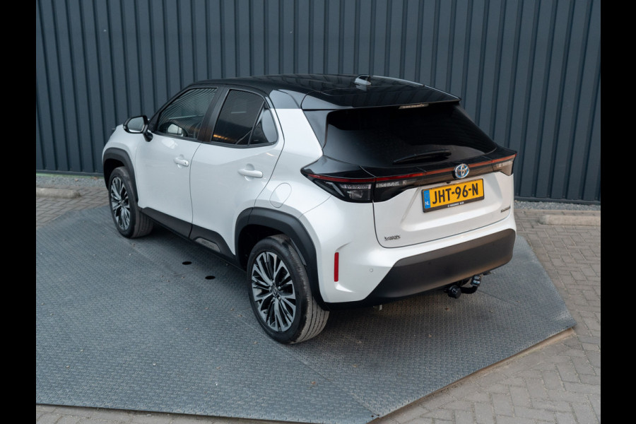 Toyota Yaris Cross 1.5 Hybrid Executive | Bi-Tone | Trekhaak | Head Up | Dodehoek Sensoren | Prijs Rijklaar!!