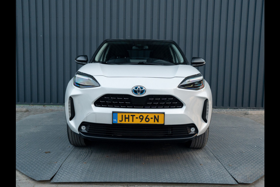 Toyota Yaris Cross 1.5 Hybrid Executive | Bi-Tone | Trekhaak | Head Up | Dodehoek Sensoren | Prijs Rijklaar!!