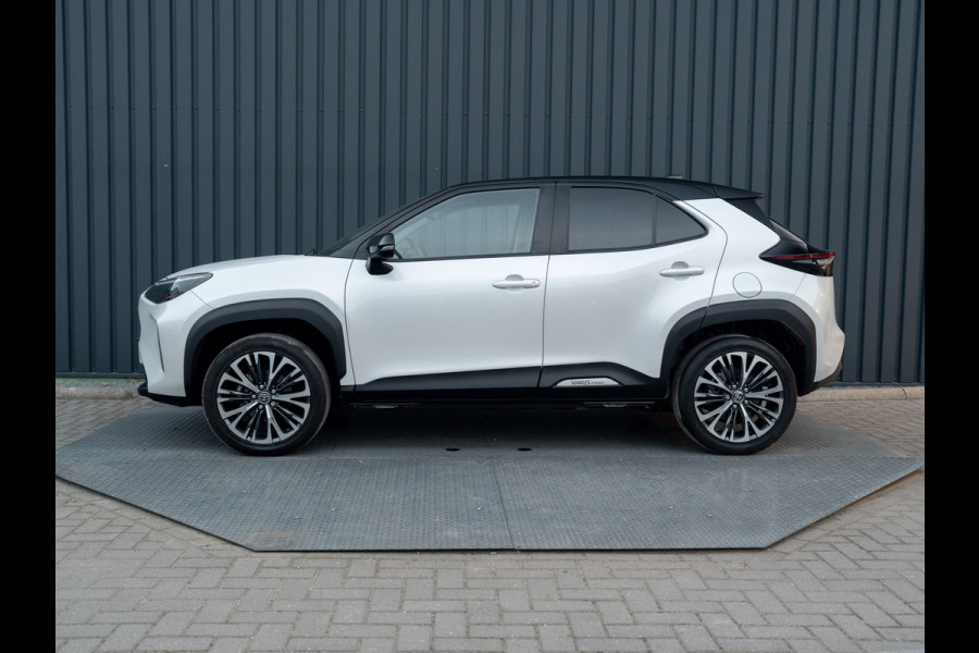 Toyota Yaris Cross 1.5 Hybrid Executive | Bi-Tone | Trekhaak | Head Up | Dodehoek Sensoren | Prijs Rijklaar!!