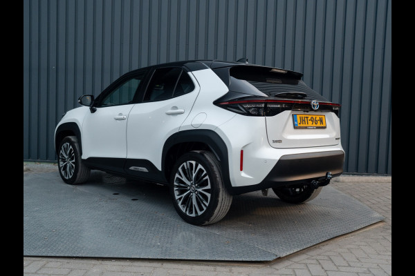 Toyota Yaris Cross 1.5 Hybrid Executive | Bi-Tone | Trekhaak | Head Up | Dodehoek Sensoren | Prijs Rijklaar!!