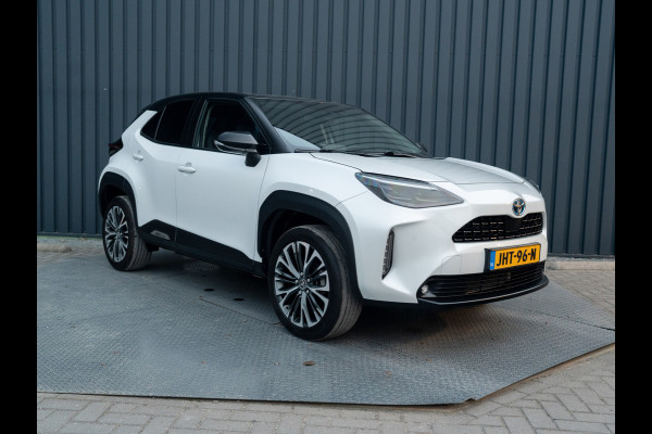 Toyota Yaris Cross 1.5 Hybrid Executive | Bi-Tone | Trekhaak | Head Up | Dodehoek Sensoren | Prijs Rijklaar!!