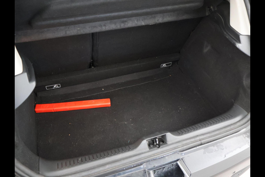 Renault Clio 0.9 TCe LIMITED HATCHBACK + NAVIGATIE | LMV | BASS REFLEX AUDIO | CRUISE CONTROL
