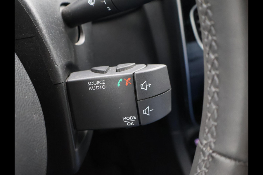 Renault Clio 0.9 TCe LIMITED HATCHBACK + NAVIGATIE | LMV | BASS REFLEX AUDIO | CRUISE CONTROL