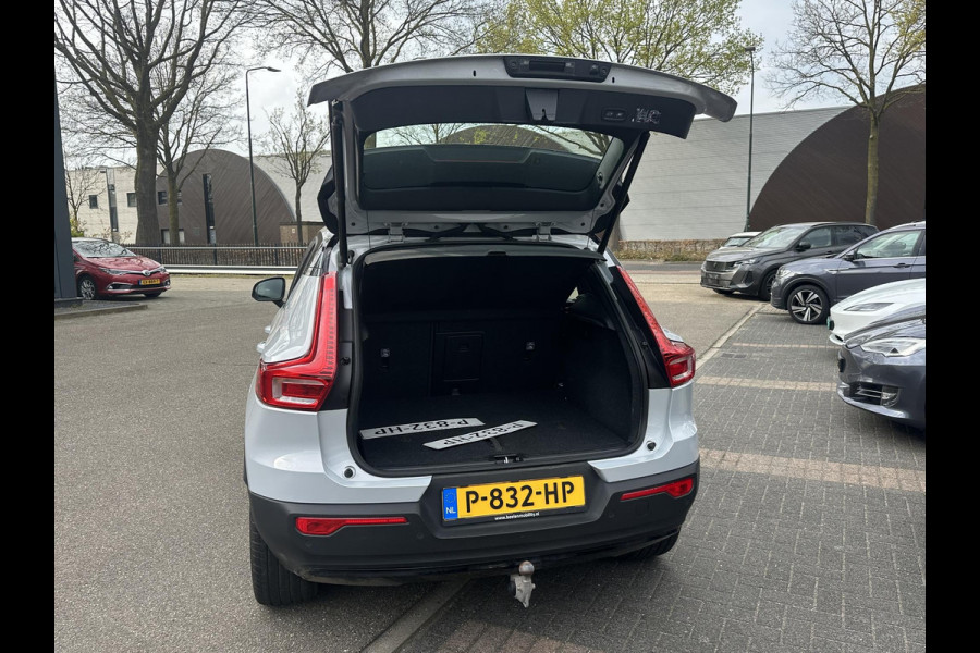 Volvo XC40 Recharge Plus SOH 93%| EERSTE EIG. ORIG. NL NAP| STOEL+ STUURVERWARMING| ELEK. TREKHAAK| ELEK. ACHTERKLEP| DODE HOEK SENSOR| DEALER ONDERHOUDEN | RIJKLAAR + 12 MND BOVAG GARANTIE |