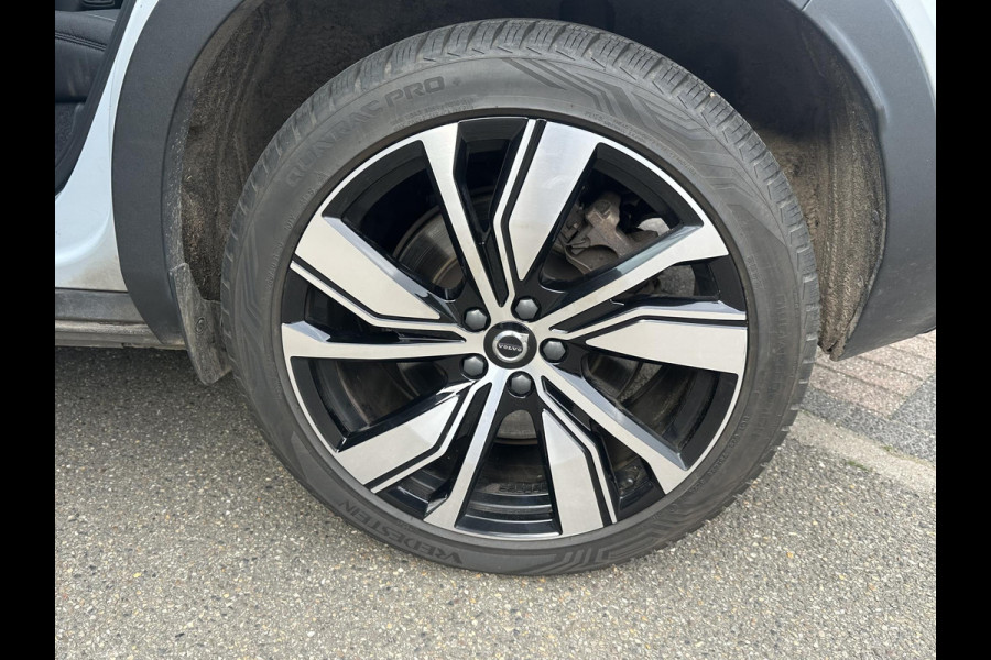 Volvo XC40 Recharge Plus SOH 93%| EERSTE EIG. ORIG. NL NAP| STOEL+ STUURVERWARMING| ELEK. TREKHAAK| ELEK. ACHTERKLEP| DODE HOEK SENSOR| DEALER ONDERHOUDEN | RIJKLAAR + 12 MND BOVAG GARANTIE |