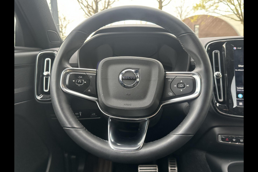 Volvo XC40 Recharge Plus SOH 93%| EERSTE EIG. ORIG. NL NAP| STOEL+ STUURVERWARMING| ELEK. TREKHAAK| ELEK. ACHTERKLEP| DODE HOEK SENSOR| DEALER ONDERHOUDEN | RIJKLAAR + 12 MND BOVAG GARANTIE |