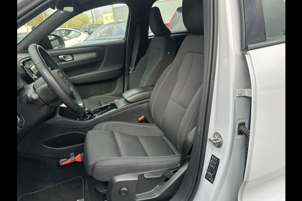 Volvo XC40 Recharge Plus SOH 93%| EERSTE EIG. ORIG. NL NAP| STOEL+ STUURVERWARMING| ELEK. TREKHAAK| ELEK. ACHTERKLEP| DODE HOEK SENSOR| DEALER ONDERHOUDEN | RIJKLAAR + 12 MND BOVAG GARANTIE |
