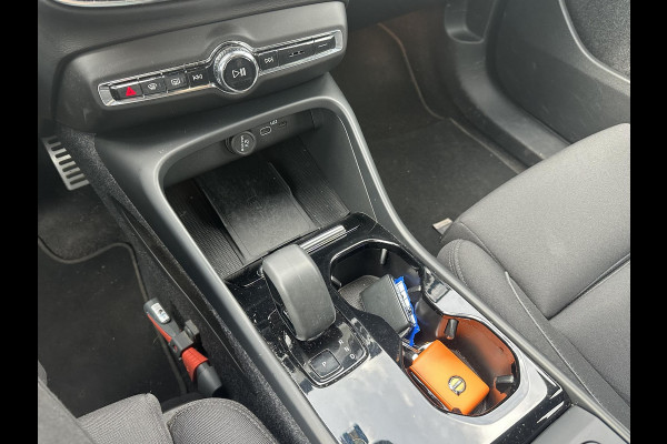 Volvo XC40 Recharge Plus SOH 93%| EERSTE EIG. ORIG. NL NAP| STOEL+ STUURVERWARMING| ELEK. TREKHAAK| ELEK. ACHTERKLEP| DODE HOEK SENSOR| DEALER ONDERHOUDEN | RIJKLAAR + 12 MND BOVAG GARANTIE |