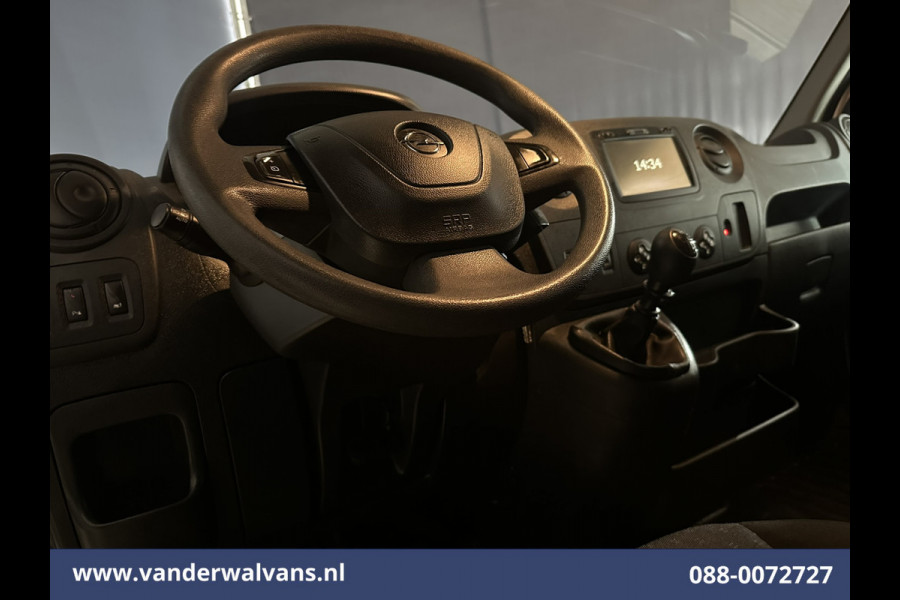 Opel Movano 2.3 CDTI 146pk L2H2 Euro6 Airco | Imperiaal | Navigatie | Camera | Cruisecontrol | 2500kg Trekhaak Parkeersensoren, Trap, Bijrijdersbank