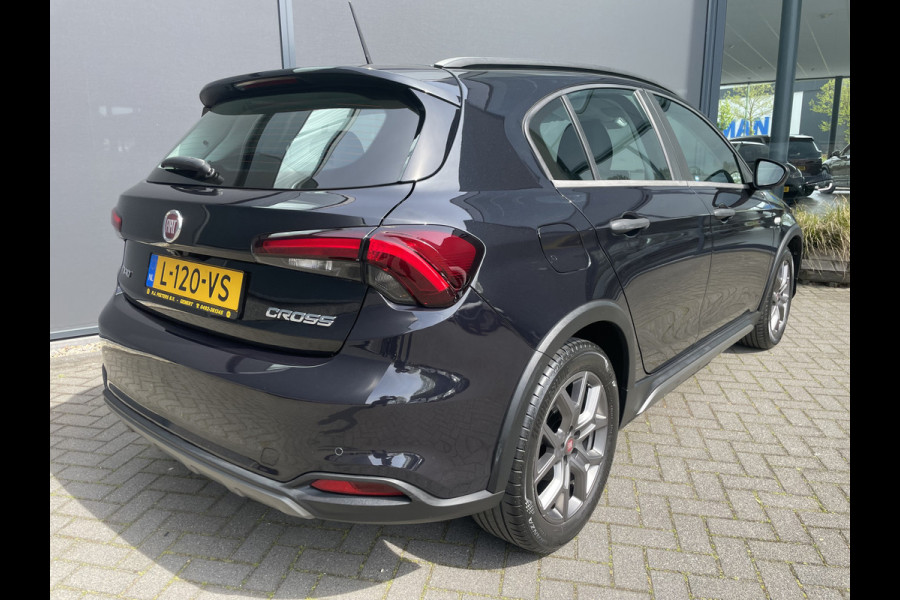 Fiat Tipo Cross 1.0 City Cross Achteruitrijcamera - Airco - Cruise control - Dakrails - Licht metalen velgen 17 inch - U-connect - Stuur multifunctioneel - Bluetooth - Elektrische ramen - Parkeersensoren - Led verlichting - Mistlampen voor - Radio - Start/stop systeem