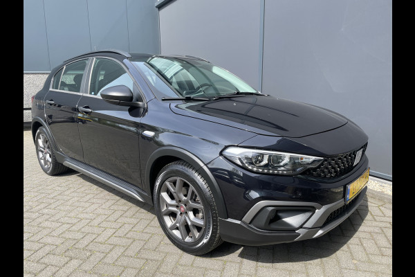 Fiat Tipo Cross 1.0 City Cross Achteruitrijcamera - Airco - Cruise control - Dakrails - Licht metalen velgen 17 inch - U-connect - Stuur multifunctioneel - Bluetooth - Elektrische ramen - Parkeersensoren - Led verlichting - Mistlampen voor - Radio - Start/stop systeem