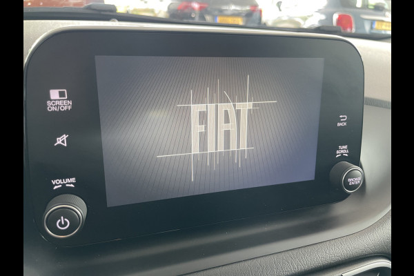 Fiat Tipo Cross 1.0 City Cross Achteruitrijcamera - Airco - Cruise control - Dakrails - Licht metalen velgen 17 inch - U-connect - Stuur multifunctioneel - Bluetooth - Elektrische ramen - Parkeersensoren - Led verlichting - Mistlampen voor - Radio - Start/stop systeem