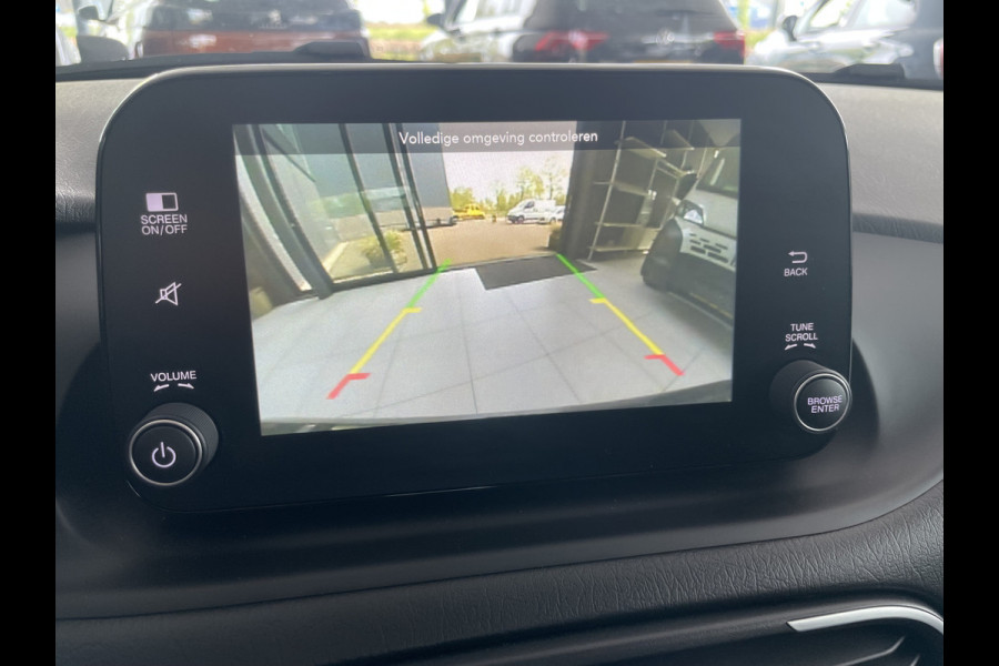 Fiat Tipo Cross 1.0 City Cross Achteruitrijcamera - Airco - Cruise control - Dakrails - Licht metalen velgen 17 inch - U-connect - Stuur multifunctioneel - Bluetooth - Elektrische ramen - Parkeersensoren - Led verlichting - Mistlampen voor - Radio - Start/stop systeem
