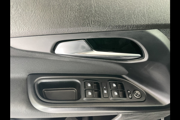 Fiat Tipo Cross 1.0 City Cross Achteruitrijcamera - Airco - Cruise control - Dakrails - Licht metalen velgen 17 inch - U-connect - Stuur multifunctioneel - Bluetooth - Elektrische ramen - Parkeersensoren - Led verlichting - Mistlampen voor - Radio - Start/stop systeem