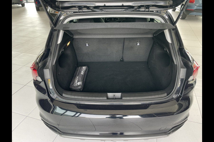 Fiat Tipo Cross 1.0 City Cross Achteruitrijcamera - Airco - Cruise control - Dakrails - Licht metalen velgen 17 inch - U-connect - Stuur multifunctioneel - Bluetooth - Elektrische ramen - Parkeersensoren - Led verlichting - Mistlampen voor - Radio - Start/stop systeem