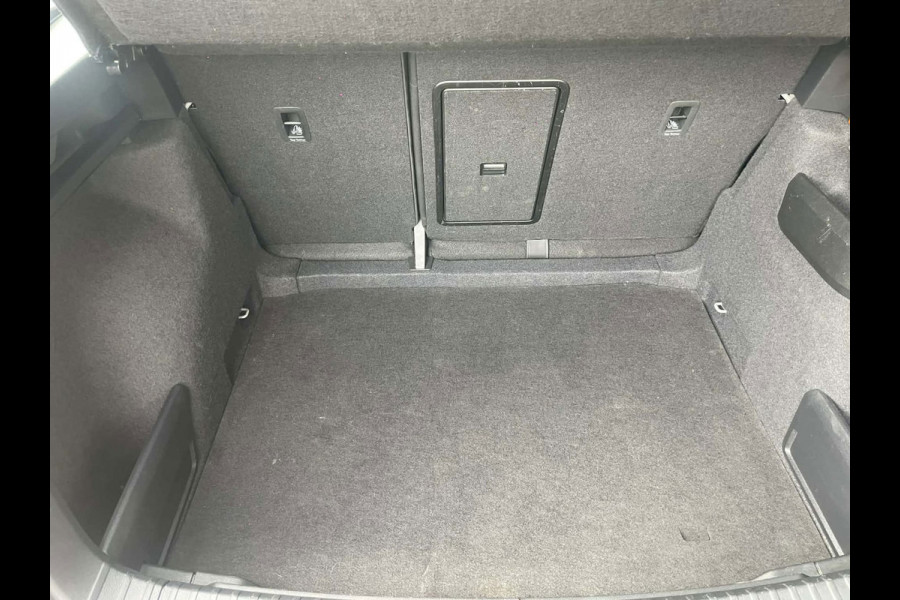 Škoda Karoq 1.5 TSI ACT Business Edition / automaat / stoelverwarming