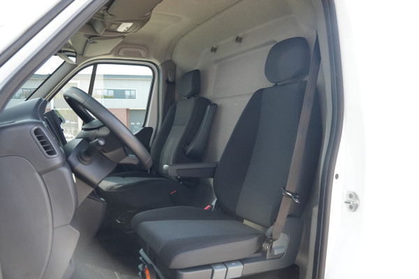 Renault Master T35 2.3 dCi 150 L3H2 Energy 150pk - Geveerde stoel - Camera - Cruise - Airco - Rijklaar
