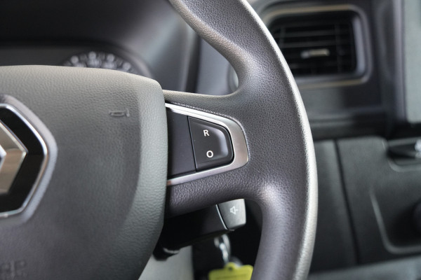 Renault Master T35 2.3 dCi 150 L3H2 Energy 150pk - Geveerde stoel - Camera - Cruise - Airco - Rijklaar