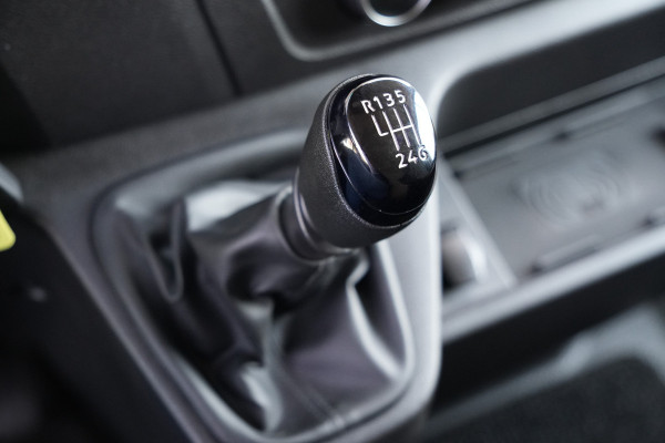 Renault Master T35 2.3 dCi 150 L3H2 Energy 150pk - Geveerde stoel - Camera - Cruise - Airco - Rijklaar