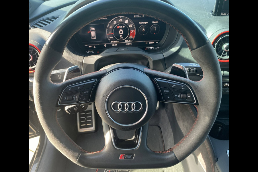 Audi RS 3 SPORTBACK 2.5 TFSI RS 3 quattro / Pano/ B&O/ VC/ Matrix/ Ambiente/ Privacy/ Keyless