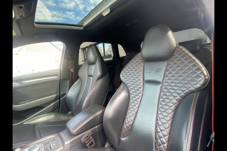 Audi RS 3 SPORTBACK 2.5 TFSI RS 3 quattro / Pano/ B&O/ VC/ Matrix/ Ambiente/ Privacy/ Keyless