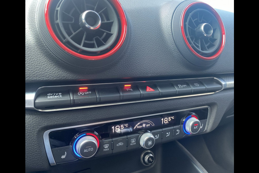 Audi RS 3 SPORTBACK 2.5 TFSI RS 3 quattro / Pano/ B&O/ VC/ Matrix/ Ambiente/ Privacy/ Keyless